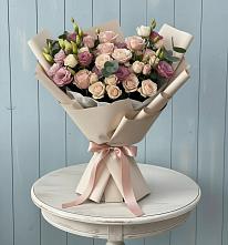 Букет цветов из:  Розы и Лизиантусы в Тельме