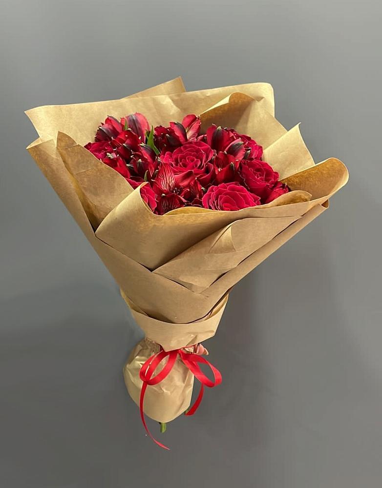 Букет цветов из: Альстромерии и Розы в Тельме