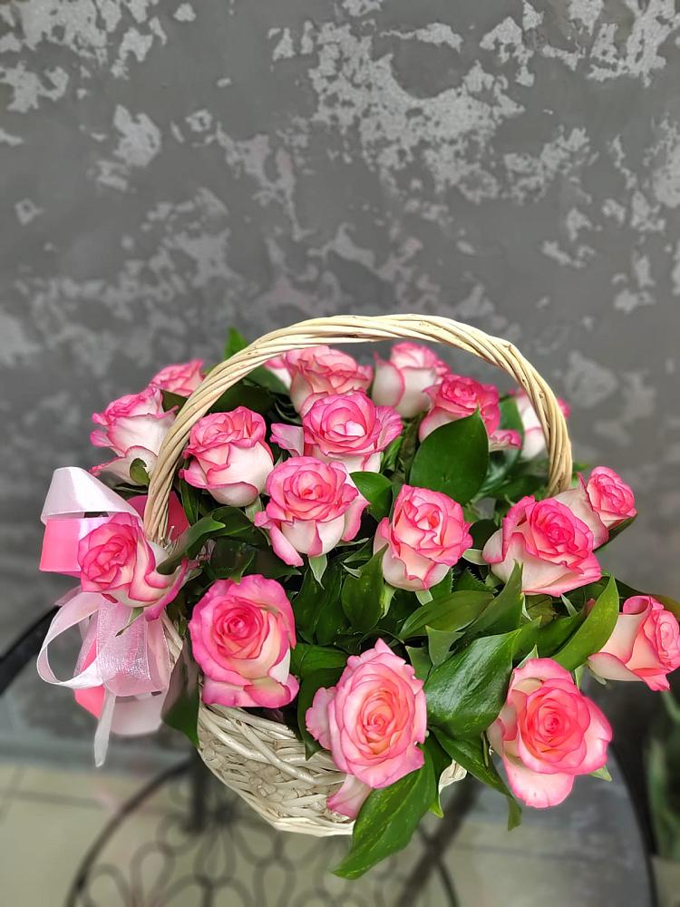Цветочная композиция из Розы в корзине в Тельме