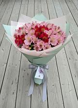 Букет цветов из:  Альстромерии в Тельме