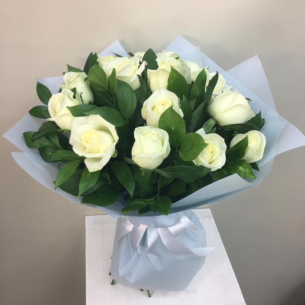 Букет 15 Белых роз Проуд в Тельме
