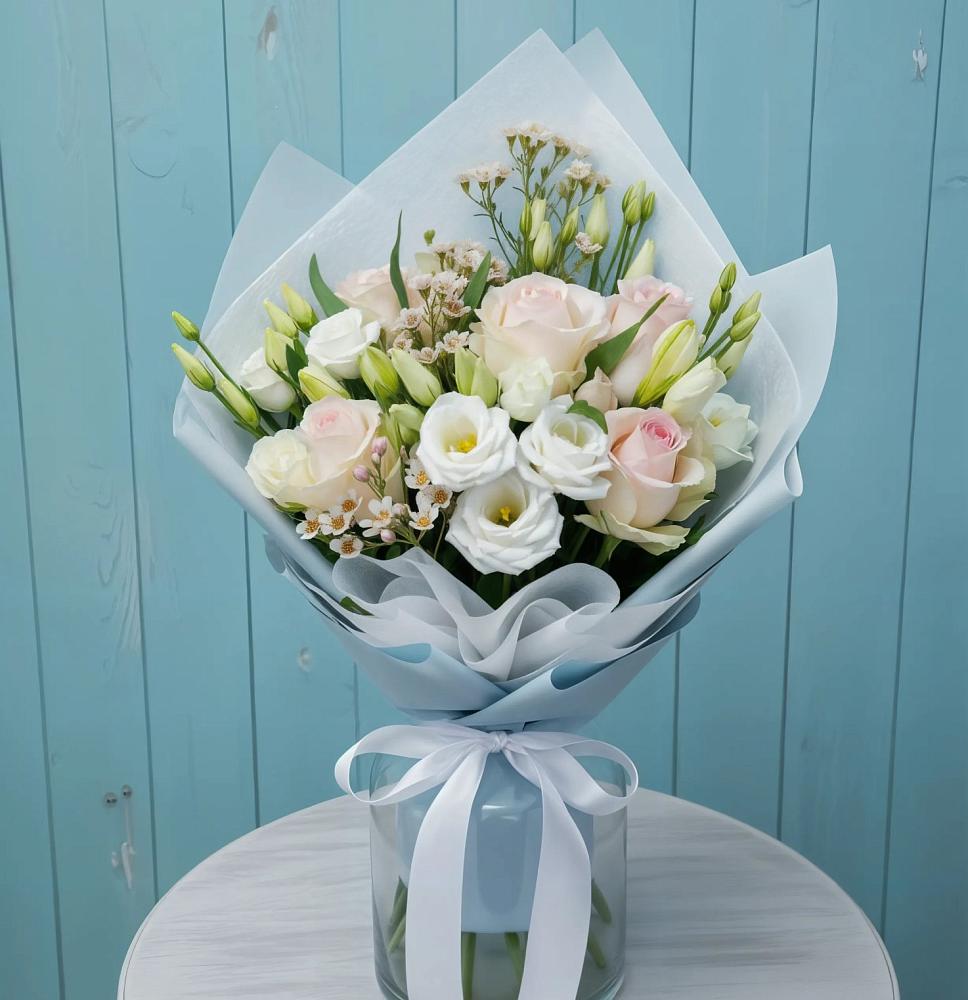 Букет цветов из: Розы и Лизиантусы в Тельме