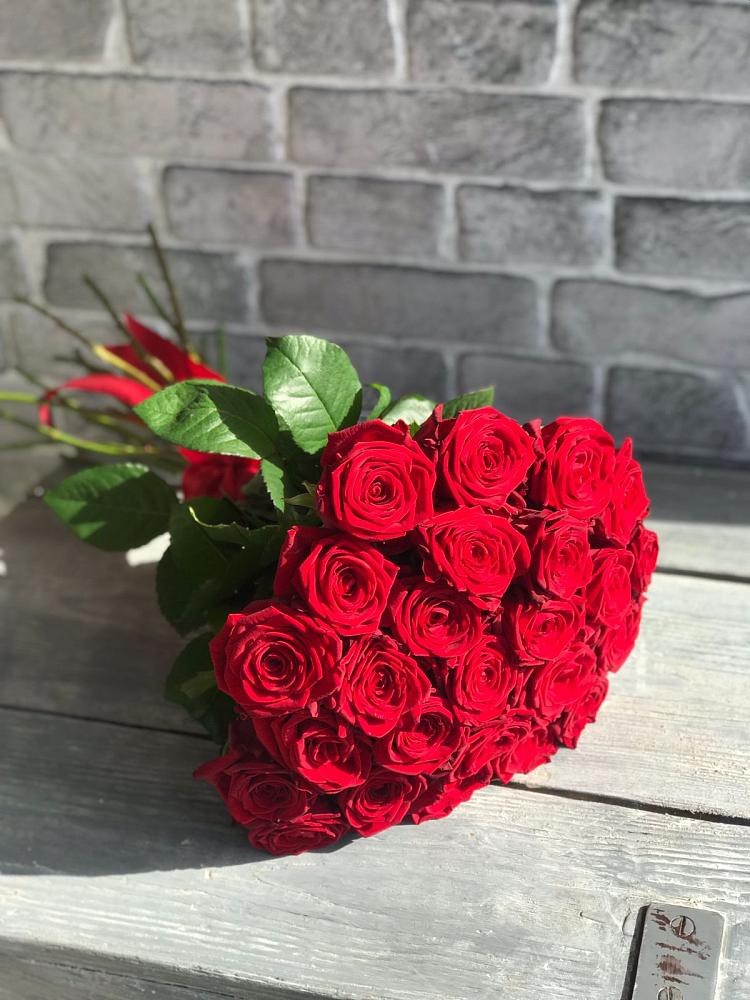 Букет Красные розы Фридом в Тельме