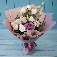 Букет цветов из:  Розы и Лизиантусы в Тельме
