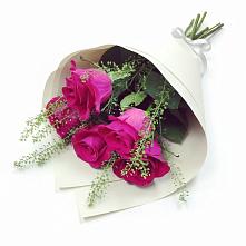 Букет цветов из:  Розы в Тельме