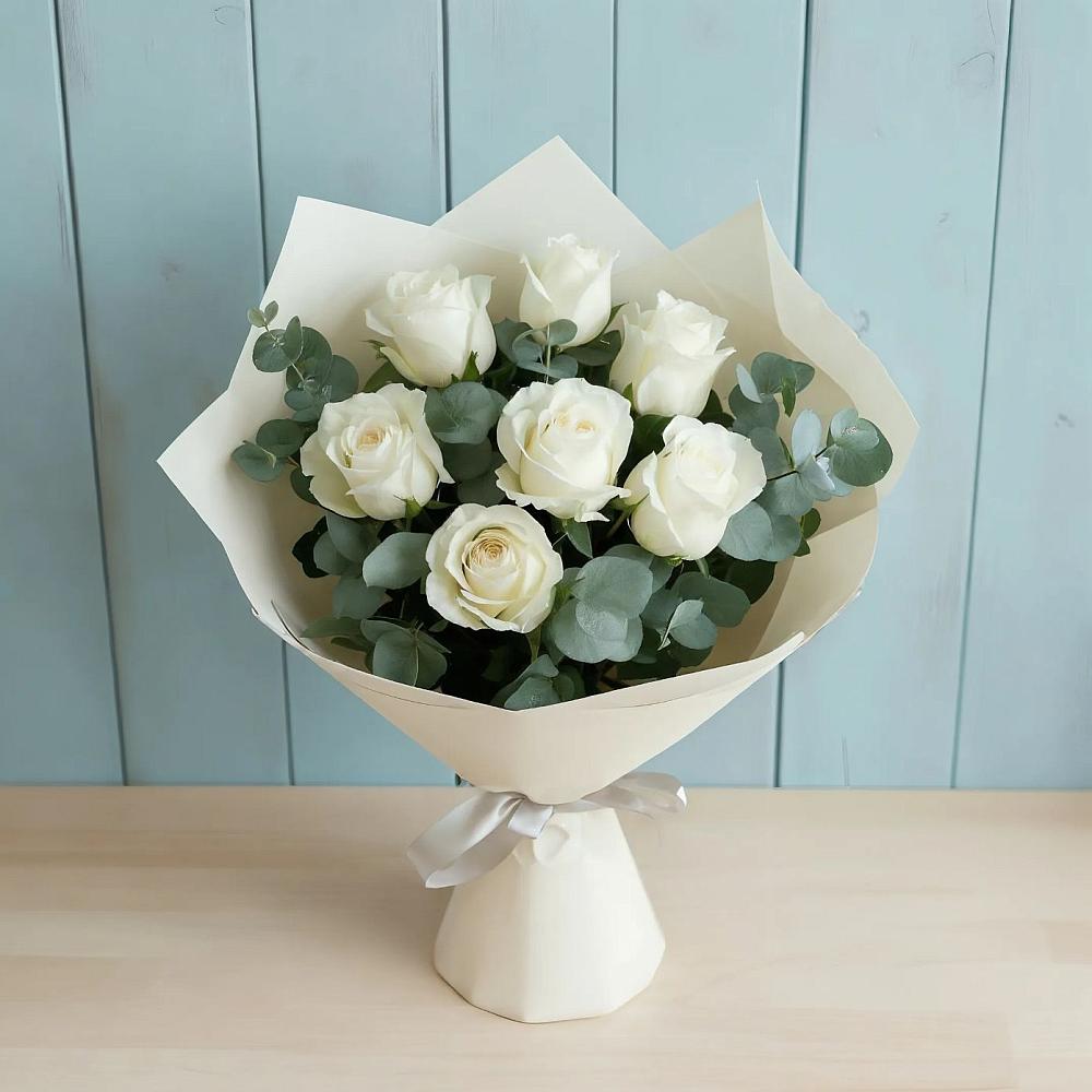 Букет Белые розы в Эвкалипте в Тельме