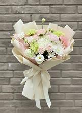 Букет цветов из:  Гвоздики, Розы, Лизиантусы и Хризантемы #REPLACE_PRED# Тельме