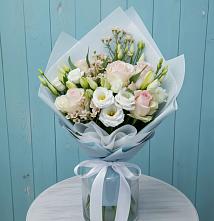 Букет цветов из:  Розы и Лизиантусы в Тельме