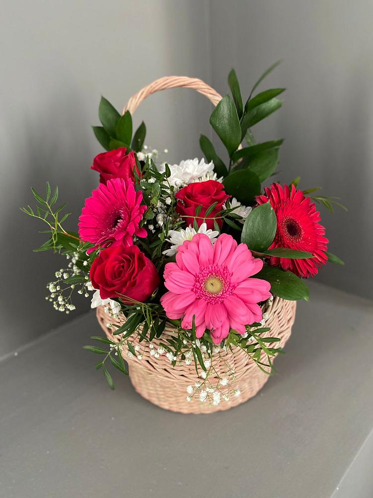 Цветочная композиция из Розы, Хризантемы и Герберы в корзине в Тельме