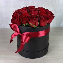 Цветочная композиция из Розы в шляпной коробке в Тельме