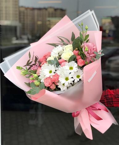 Букет цветов из: Розы, Лизиантусы и Хризантемы в Тельме