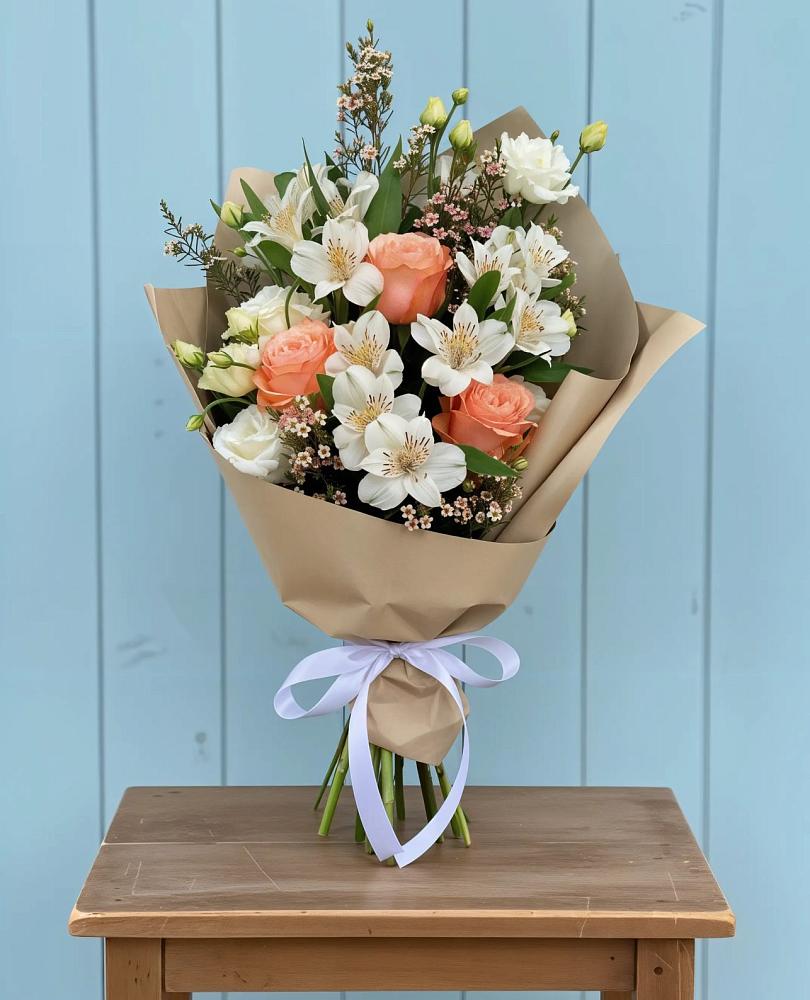 Букет цветов из: Альстромерии, Лизиантусы, Розы и Хризантемы в Тельме